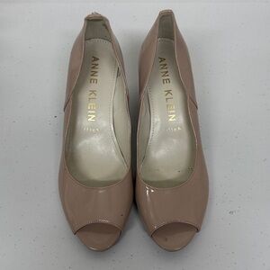 Anne Klein Iflex Rose Nude Beige Patent Leather Peep Toe Block Heel Pumps